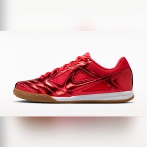 Nike Gato LV8 Red Shoes Indoor Soccer Lifestyle Men's 8.5 New without box